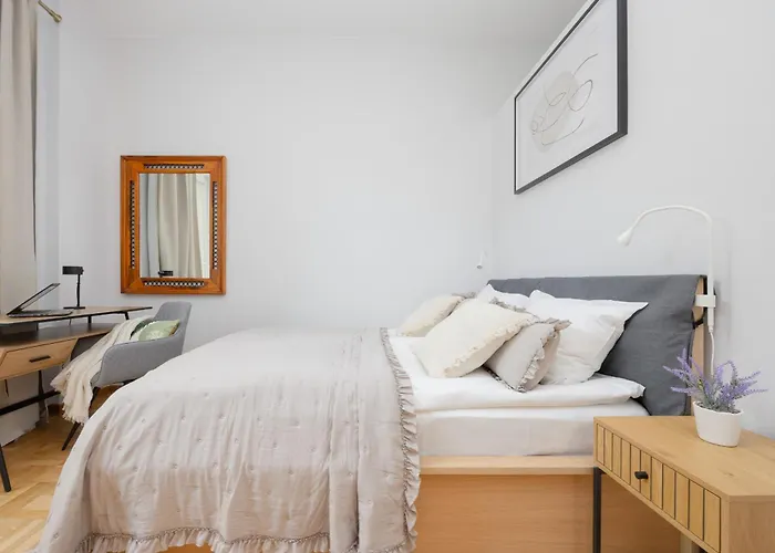 Elegant Filtry Apartment With Parking In Warsaw By Noclegi Renters