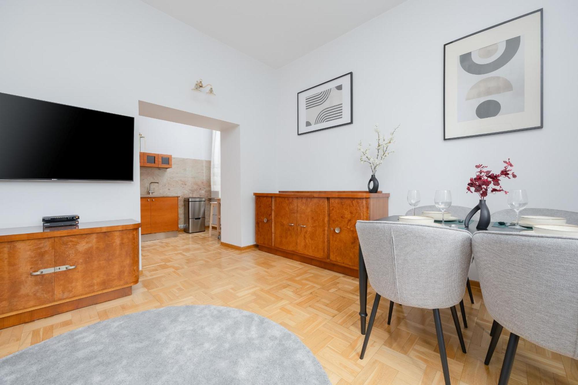 Elegant Filtry With Parking In By Renters Apartment Warschau